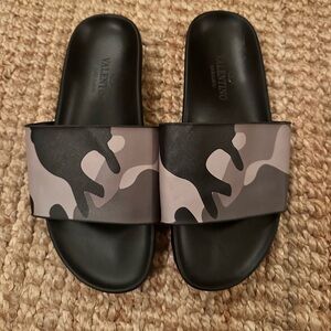 Valentino Camo Slides Never Worn size 41